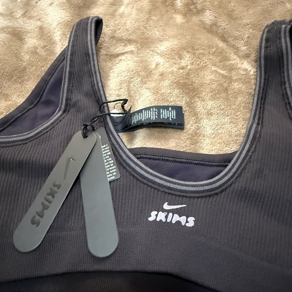 Nike SKIMS Ribbed Seamless - Picture 7 of 11